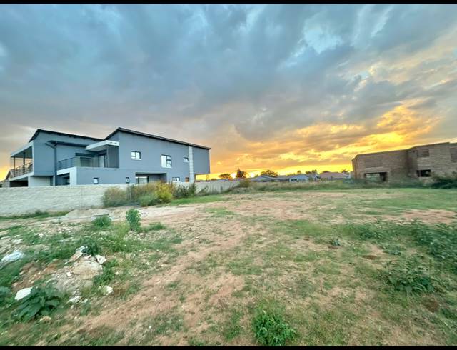 658M² VACANT LAND FOR SALE IN BENDOR